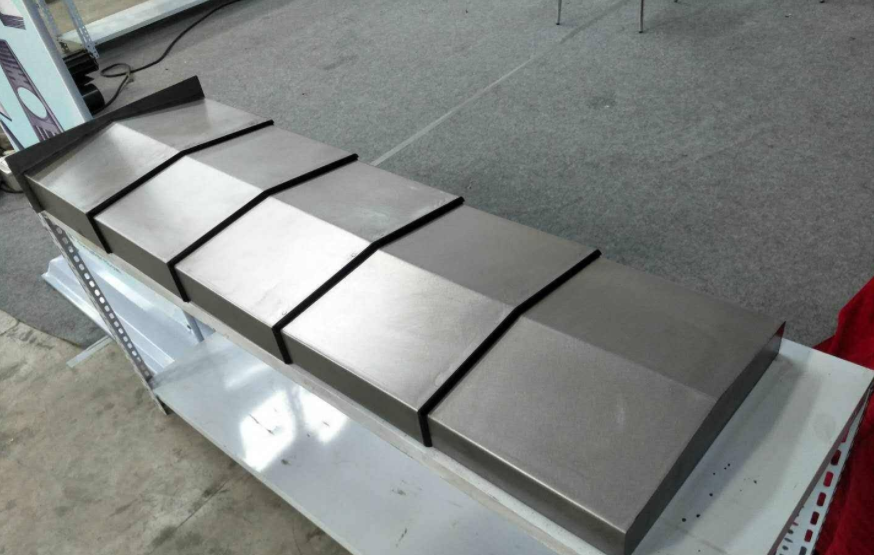 【兆恒機(jī)械】安裝機(jī)床鋼板防護(hù)罩時所需要注意的要點